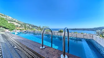 Dubrovnik 5-Bedroom Villa with Pool and Jacuzzi