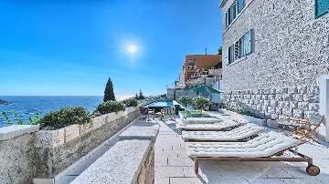 Dubrovnik 5-Bedroom Villa with Pool and Jacuzzi