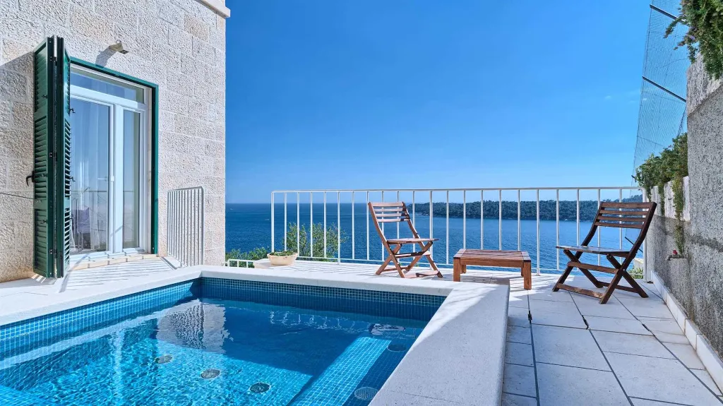 Dubrovnik 5-Bedroom Villa with Pool and Jacuzzi