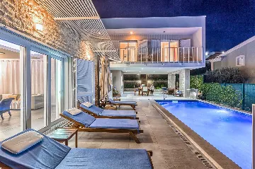 Beachfront Villa in Rogoznica (Up to 10 Guests)