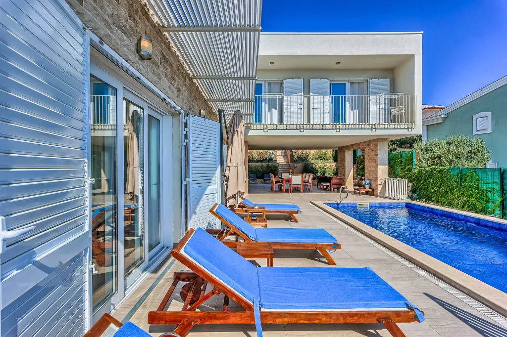 Beachfront Villa in Rogoznica (Up to 10 Guests)