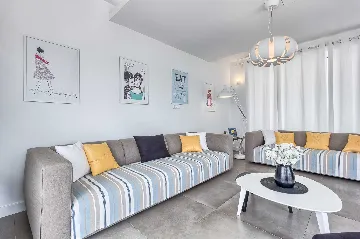 Beachfront Villa in Rogoznica (Up to 10 Guests)