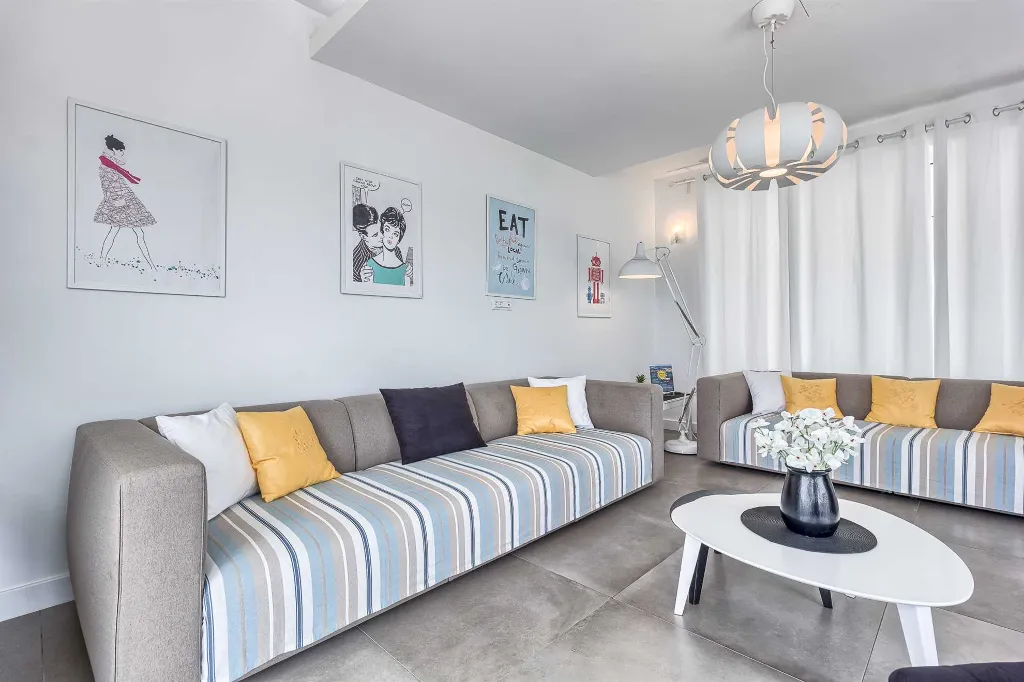 Beachfront Villa in Rogoznica (Up to 10 Guests)