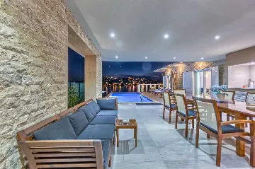 Beachfront Villa in Rogoznica (Up to 10 Guests)