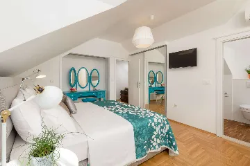 3-Bedroom Villa with Heated Pool and Sea Views in Murvica