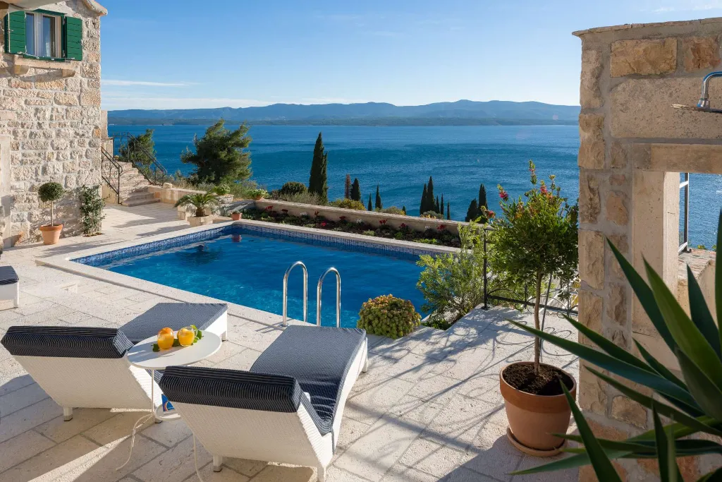 3-Bedroom Villa with Heated Pool and Sea Views in Murvica