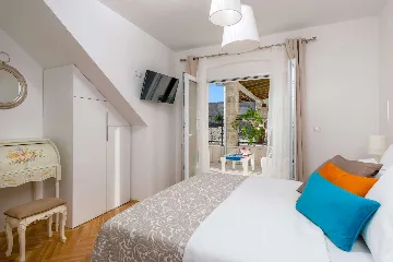 3-Bedroom Villa with Heated Pool and Sea Views in Murvica