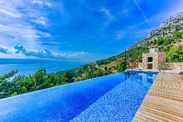 4-Bedroom Villa in Mimice for 8 Guests