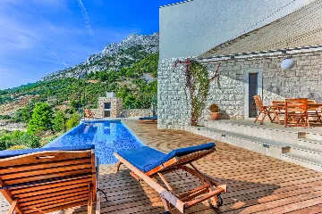 4-Bedroom Villa in Mimice for 8 Guests