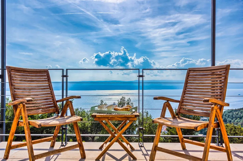 4-Bedroom Villa in Mimice for 8 Guests
