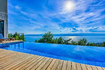 4-Bedroom Villa in Mimice for 8 Guests