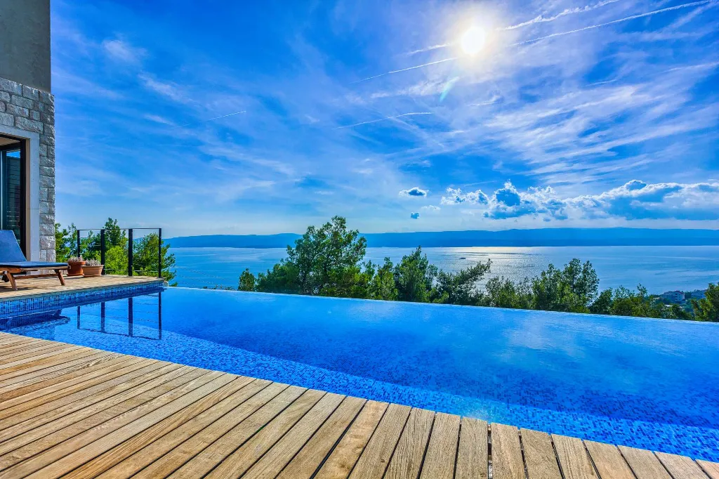 4-Bedroom Villa in Mimice for 8 Guests