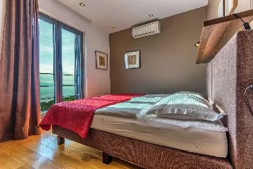 4-Bedroom Villa in Mimice for 8 Guests