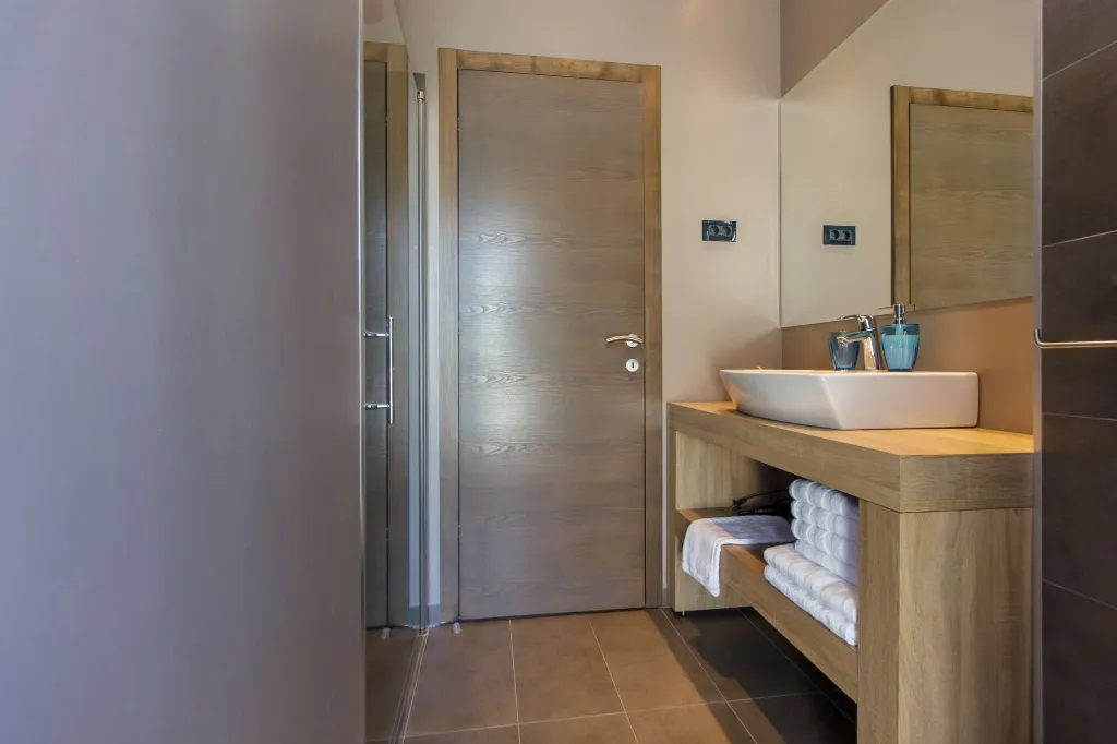 4-Bedroom Villa in Mimice for 8 Guests