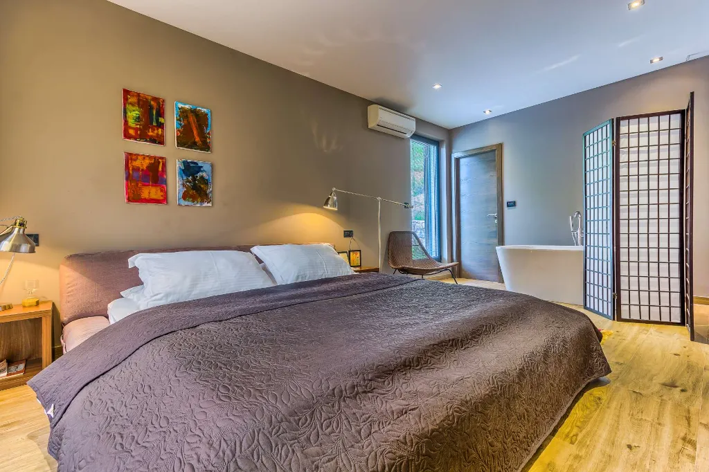4-Bedroom Villa in Mimice for 8 Guests