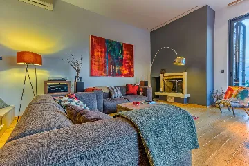 4-Bedroom Villa in Mimice for 8 Guests