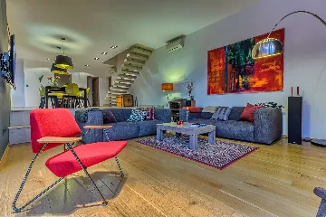 4-Bedroom Villa in Mimice for 8 Guests