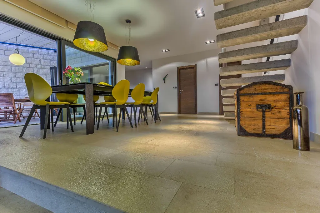 4-Bedroom Villa in Mimice for 8 Guests