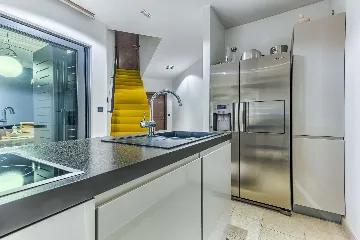 4-Bedroom Villa in Mimice for 8 Guests