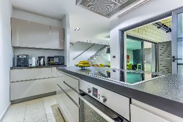 4-Bedroom Villa in Mimice for 8 Guests