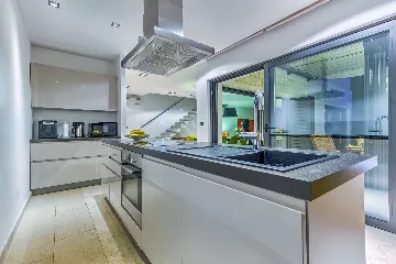 4-Bedroom Villa in Mimice for 8 Guests