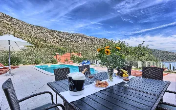 Zaton Mali Modern Villa with Pool, Sleeps 12