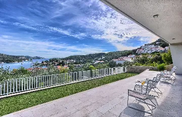 Zaton Mali Modern Villa with Pool, Sleeps 12