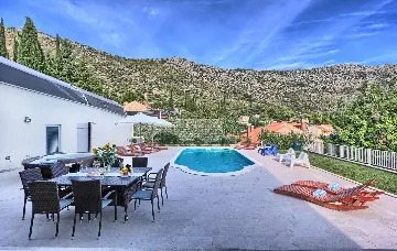 Zaton Mali Modern Villa with Pool, Sleeps 12