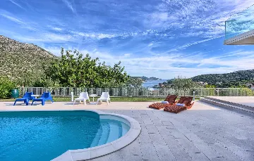 Zaton Mali Modern Villa with Pool, Sleeps 12