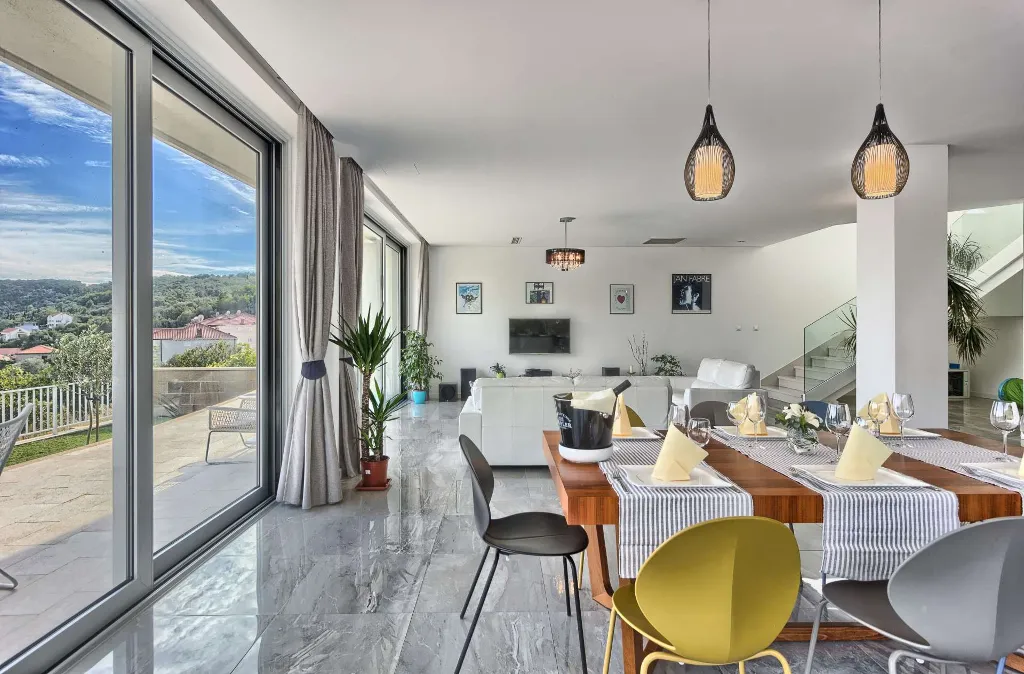 Zaton Mali Modern Villa with Pool, Sleeps 12