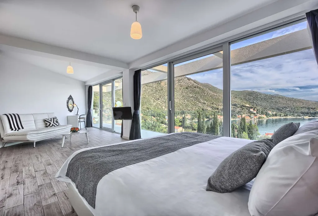 Zaton Mali Modern Villa with Pool, Sleeps 12