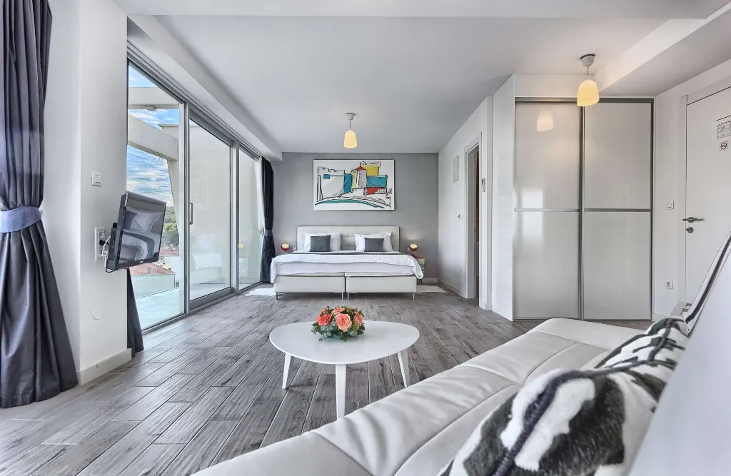 Zaton Mali Modern Villa with Pool, Sleeps 12