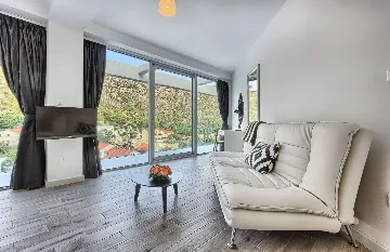 Zaton Mali Modern Villa with Pool, Sleeps 12