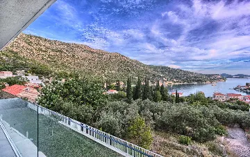 Zaton Mali Modern Villa with Pool, Sleeps 12