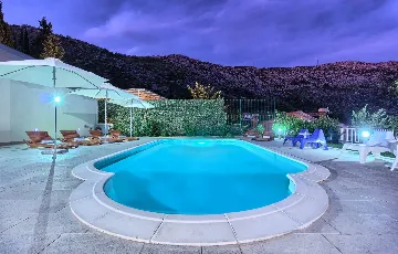 Zaton Mali Modern Villa with Pool, Sleeps 12