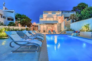 Punat 6-Bedroom Villa with Pool for 12 Guests