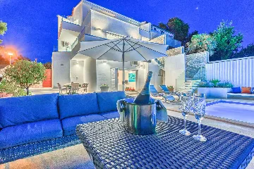 Punat 6-Bedroom Villa with Pool for 12 Guests