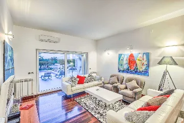 Punat 6-Bedroom Villa with Pool for 12 Guests