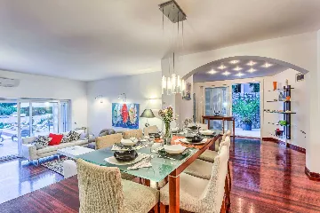 Punat 6-Bedroom Villa with Pool for 12 Guests