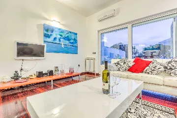 Punat 6-Bedroom Villa with Pool for 12 Guests