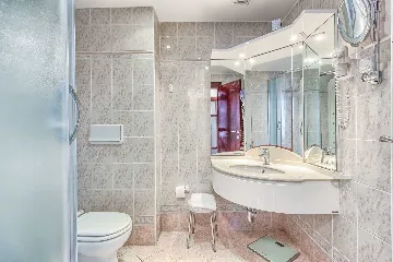 Punat 6-Bedroom Villa with Pool for 12 Guests