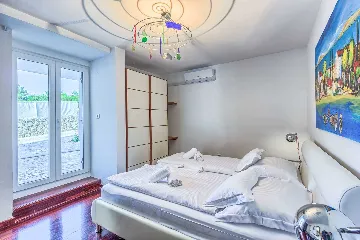 Punat 6-Bedroom Villa with Pool for 12 Guests