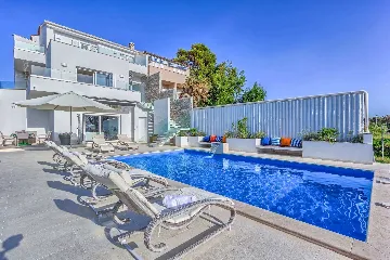 Punat 6-Bedroom Villa with Pool for 12 Guests