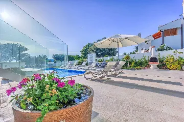 Punat 6-Bedroom Villa with Pool for 12 Guests