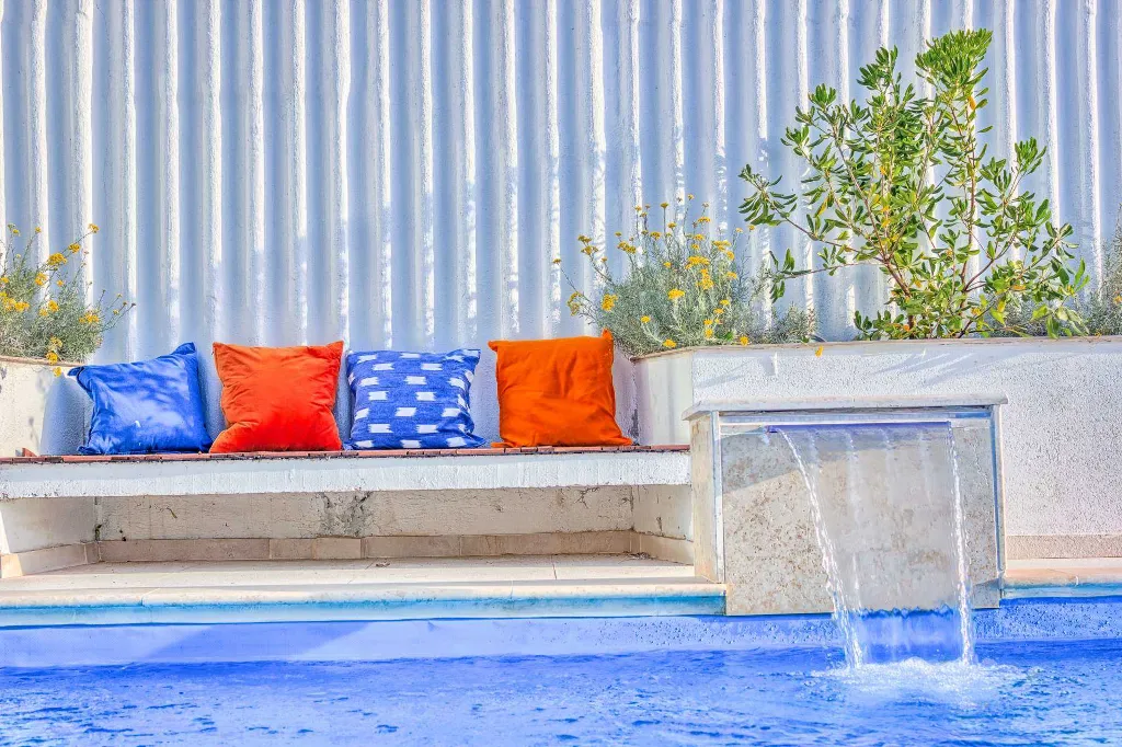 Punat 6-Bedroom Villa with Pool for 12 Guests