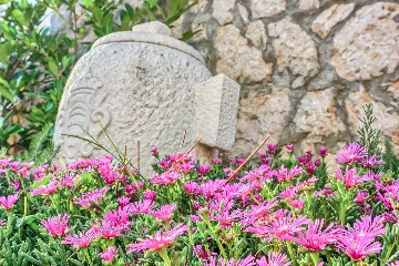 Punat 6-Bedroom Villa with Pool for 12 Guests