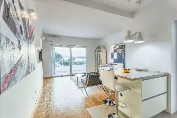 Punat 6-Bedroom Villa with Pool for 12 Guests