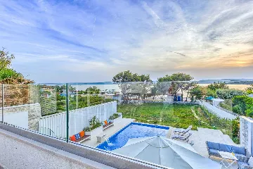 Punat 6-Bedroom Villa with Pool for 12 Guests