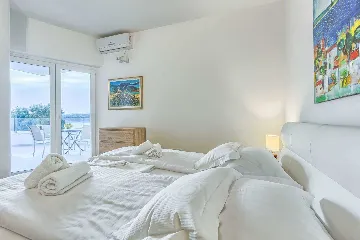 Punat 6-Bedroom Villa with Pool for 12 Guests