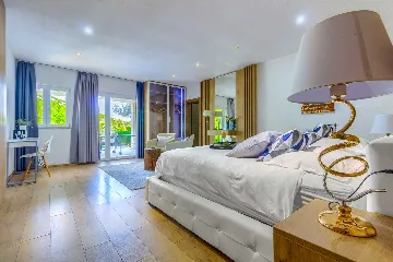 Smokvina 5-Bedroom Villa with Heated Pool